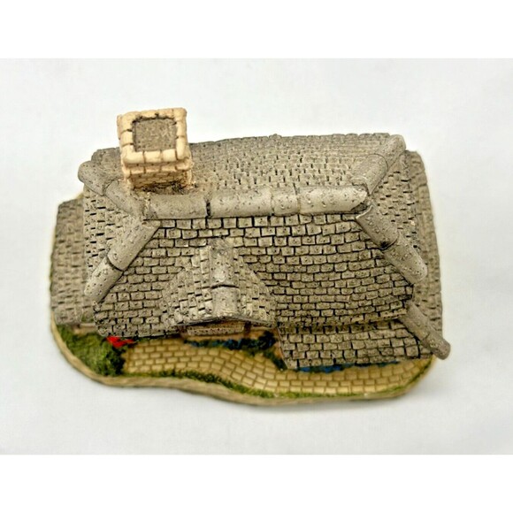 VINTAGE David Winter Cottages- The Bull & Bush- December British Traditions 1989 - Picture 6 of 9